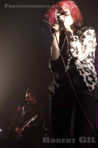 THE KILLS - 2011-11-13 - PARIS - Olympia - Alison Nicole Mosshart - James William Hince